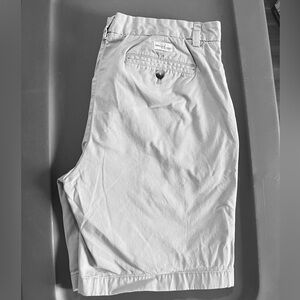 Men’s Vineyard Vines Grey Flat Front Shorts, size 34